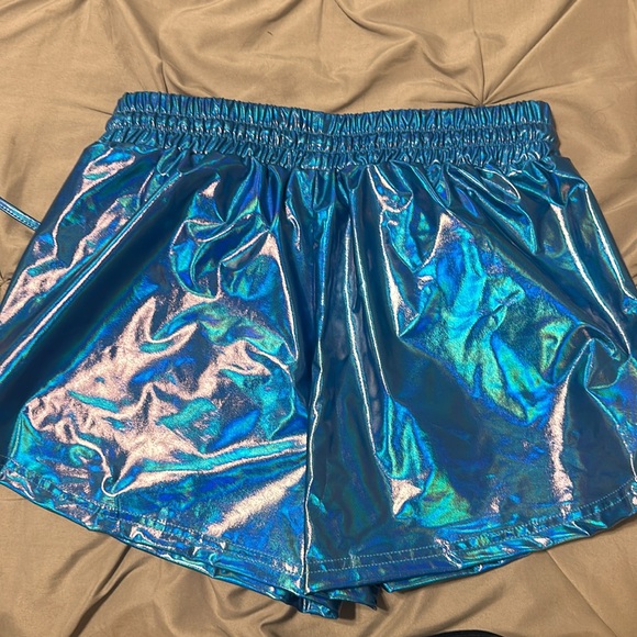 Athletic shorts - Picture 2 of 3